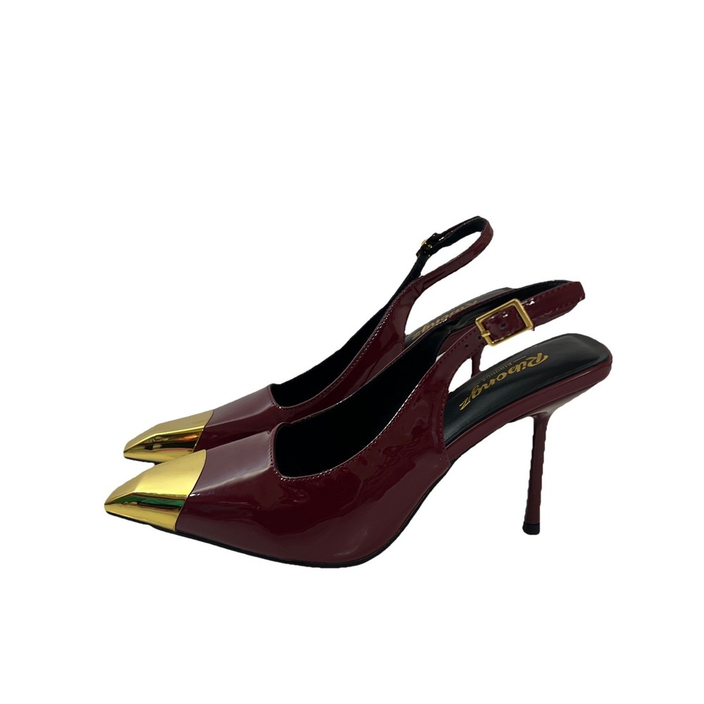 Ribongz Women's Closed Toe Maroon With‎ Gold Accent Toe. Size 6.5